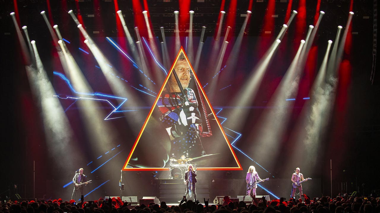 HSL-Gets-Hysterical-for-Def-Leppard-2 HSL Gets Hysterical for Def Leppard
