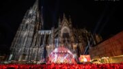 Bläck Fööss vor dem Kölner Dom