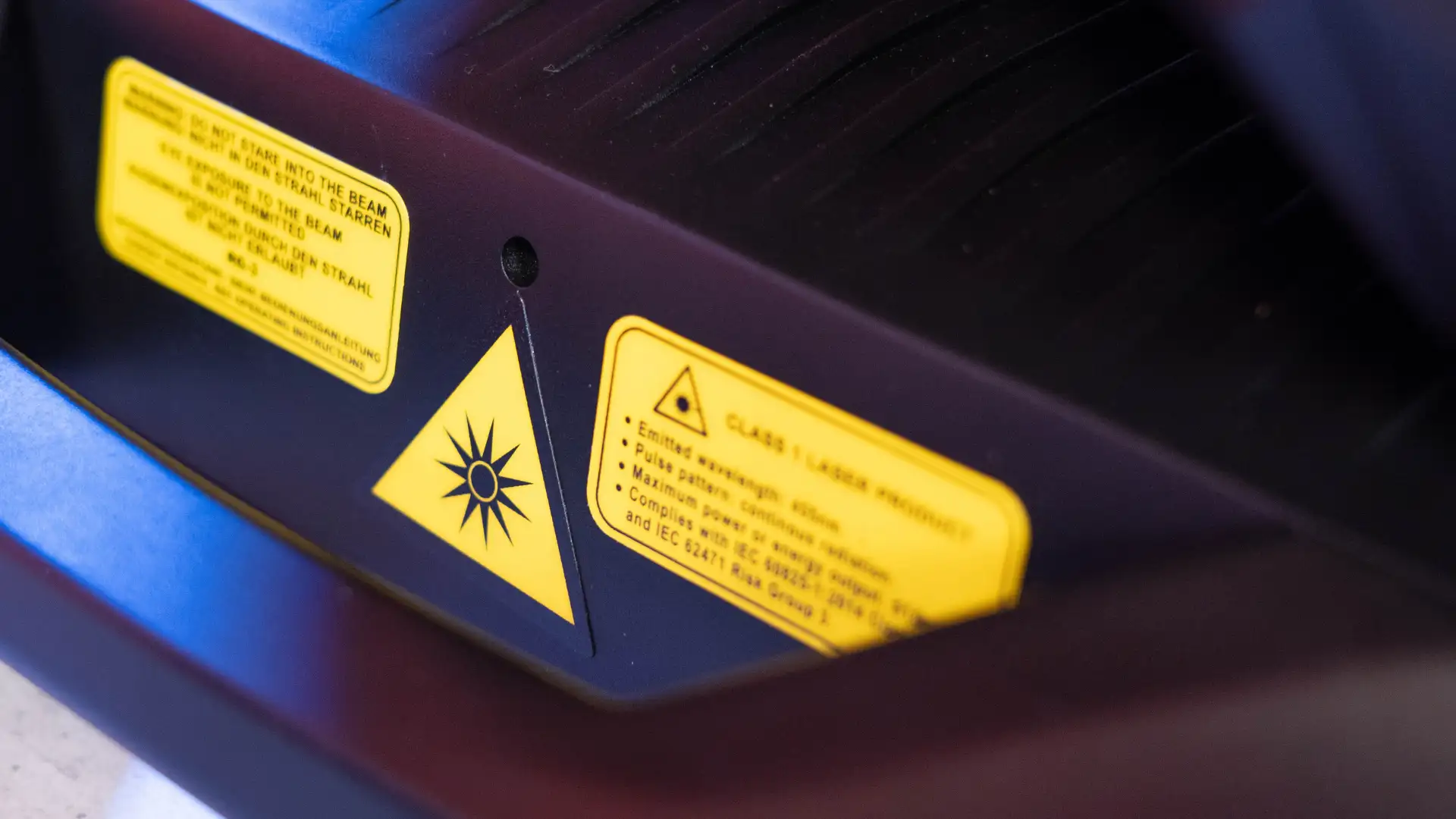 Laser-Phosphor-Technologie bietet enorme Lichtleistungen, ist jedoch mit der nötigen Vorsicht einzusetzen Laser-Phosphor-Technologie bietet enorme Lichtleistungen, ist jedoch mit der nötigen Vorsicht einzusetzen