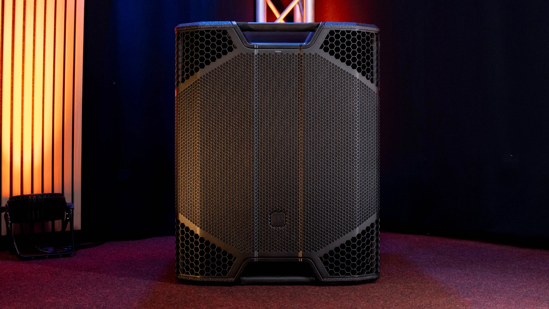 LD Systems schafft es, den 21" Bass der ICOA Pro in ein 18" Format zu bringen | Foto: stage223
