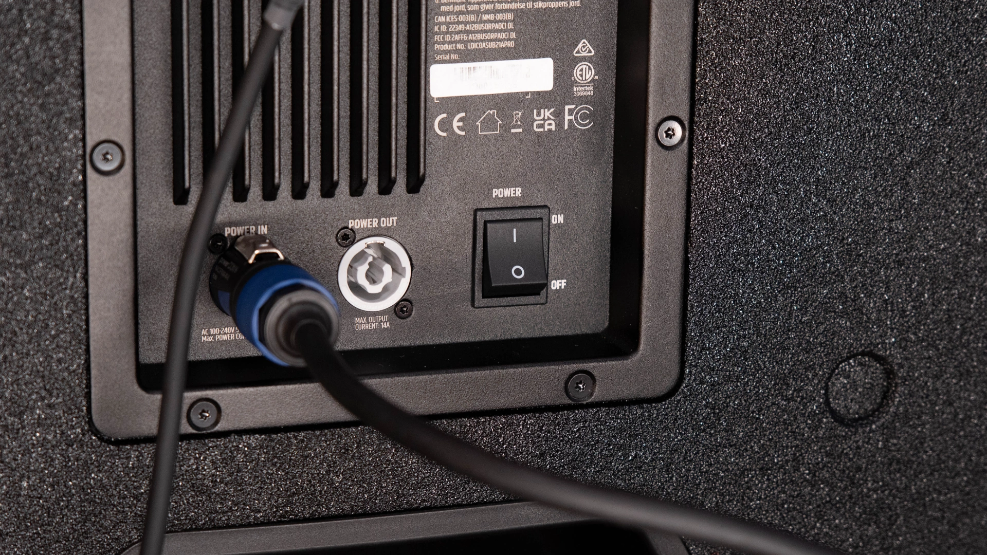LD Systems spendiert der ICOA Pro Serie professionelle PowerCon Anschlüsse | Foto: stage223