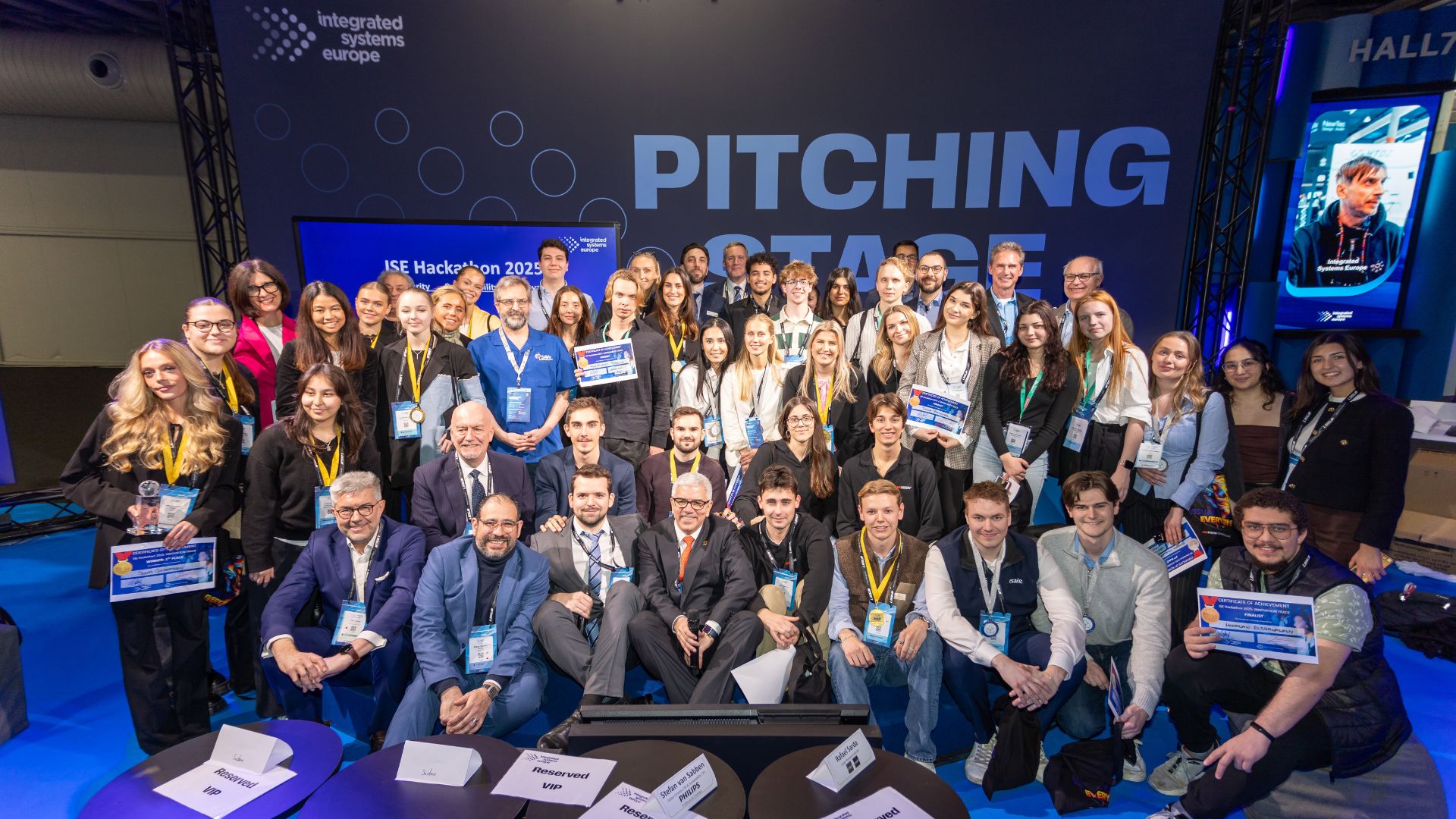 Next-Gen AV: Mit dem ISE Hackathon die Zukunft gestalten