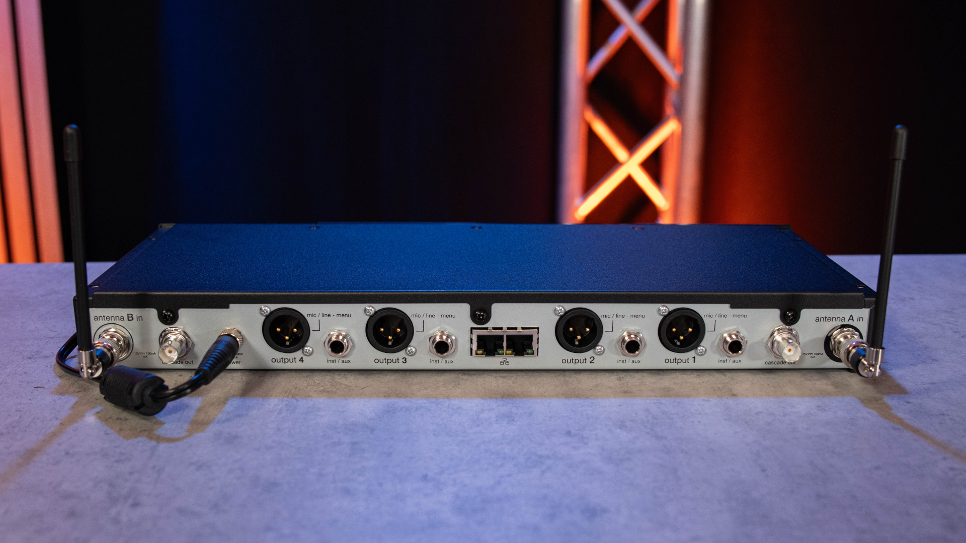 Die Anschlüsse des Shure SLXD4Q+ | Foto: stage223 Die Anschlüsse des Shure SLXD4Q+ | Foto: stage223