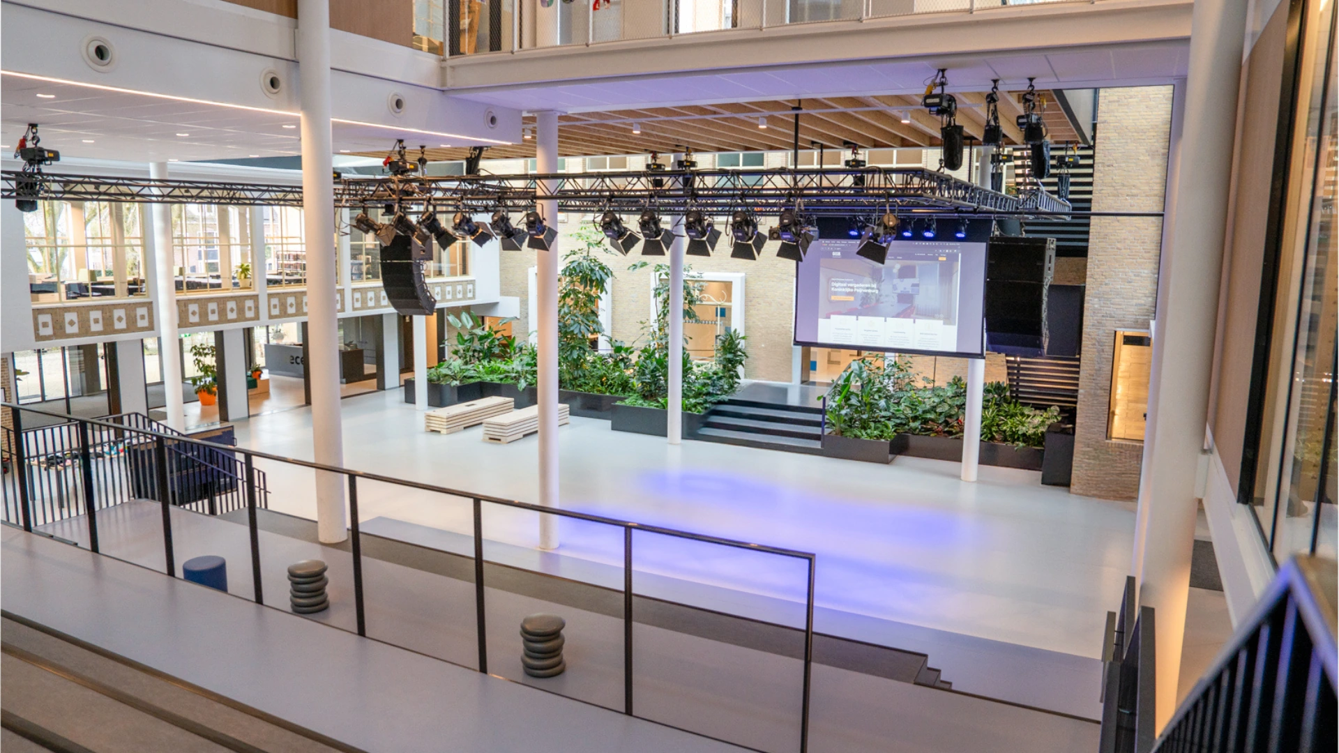 Foto: Van Maerlant Lyceum, copyright GISB Audiovisueel