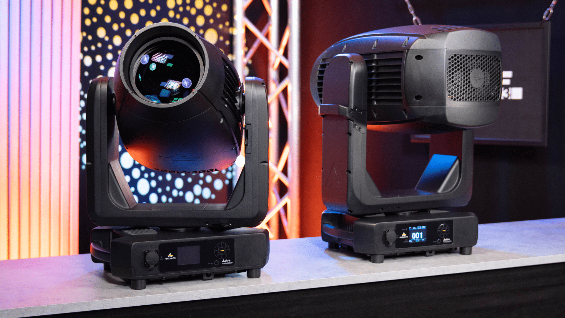 Prolights Astra Profile300LTIP und Profile500LTIP | Foto: stage223.com