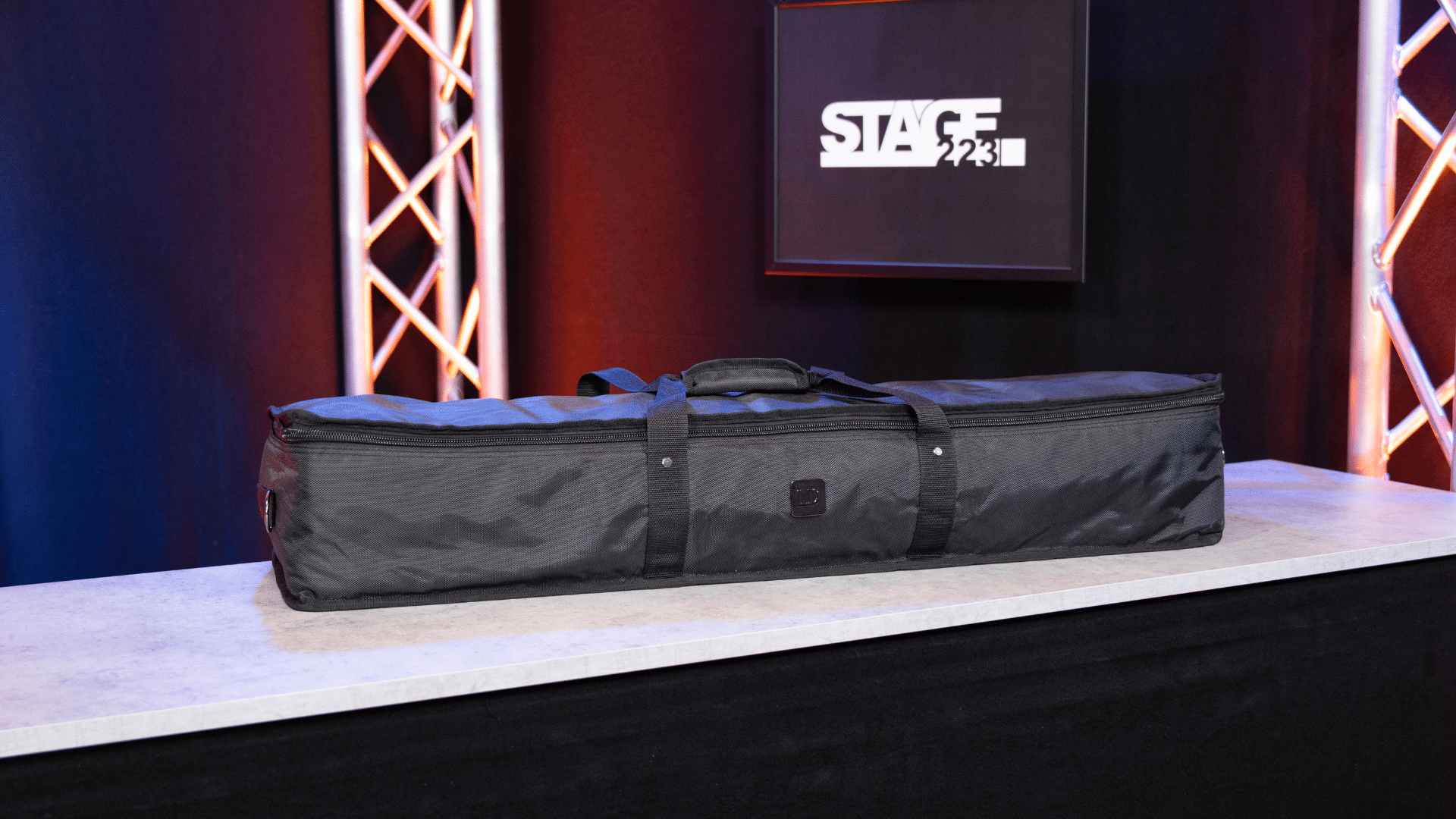 Für die Säulen der LD Systems Maui gibt es optional Taschen | Foto: stage223.com