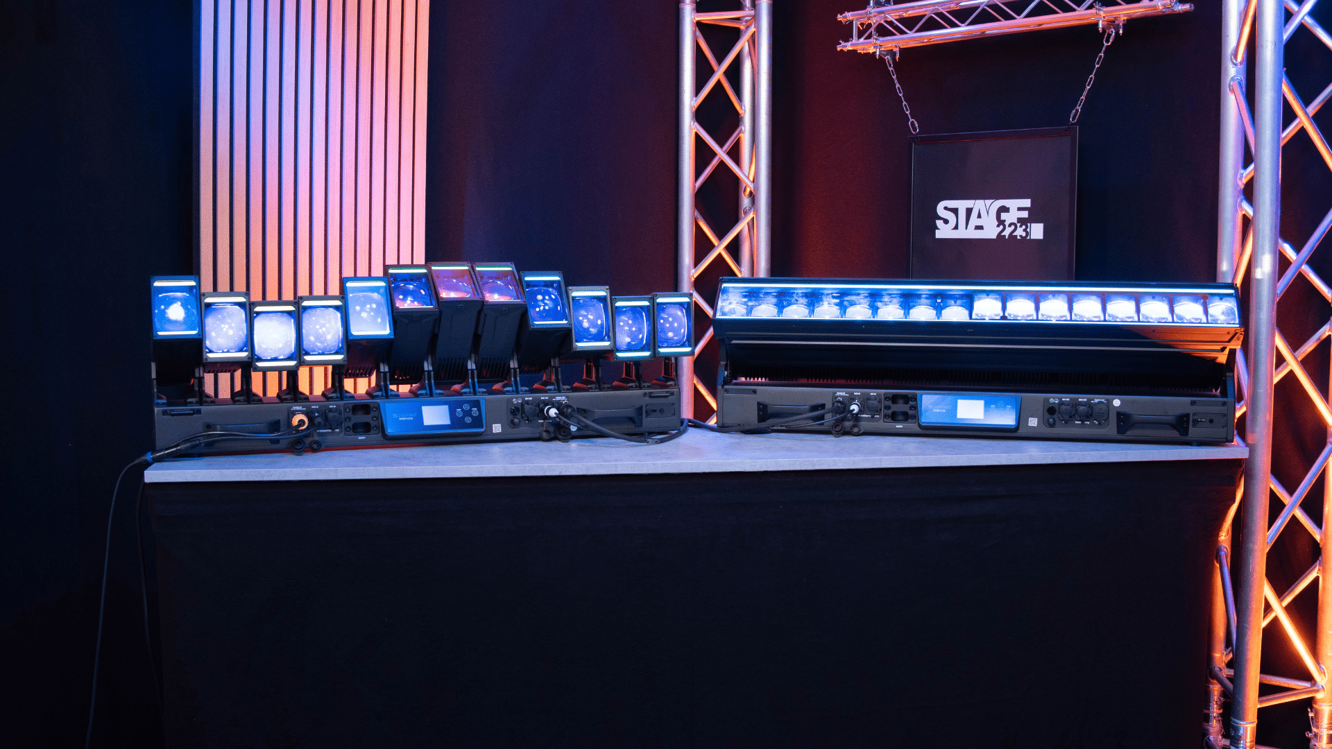 Die Cameo OTOS LC12 und L16 Moving Bars | Foto: stage223.com